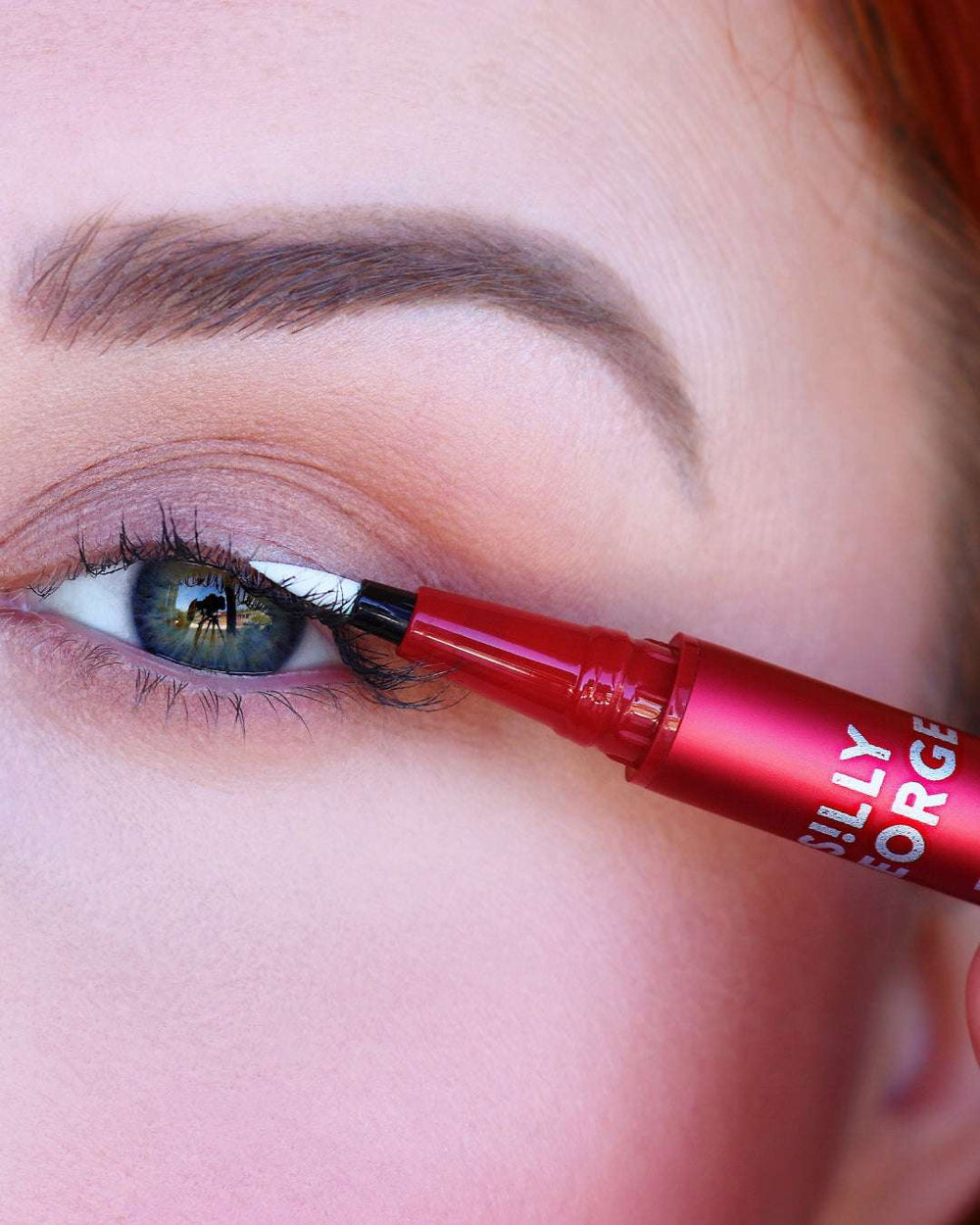 LinerBond® Lash Adhesive Eyeliner - Silly George