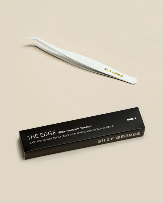 The Edge Stick-Resistant Tweezer
