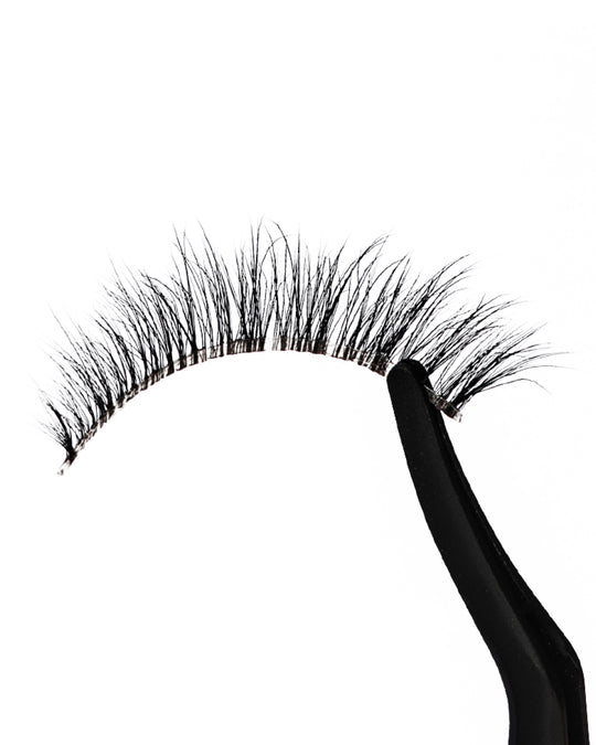 Cassiopeia | LinerBond SuperNatural Lash
